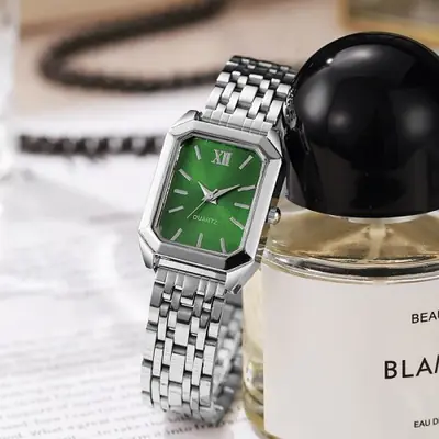 Image de Montre de Luxe pour Femmes - Élégante & Sans Logo