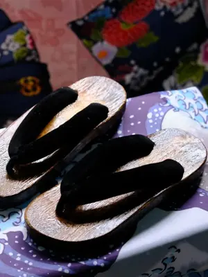 Image de Chaussures Geta Japonaises Cosplay - Style Demon Slayer