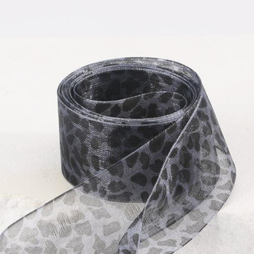 Immagine di Lacci Leopardati in Raso di Seta - Stile Elegante per Scarpe Bianche