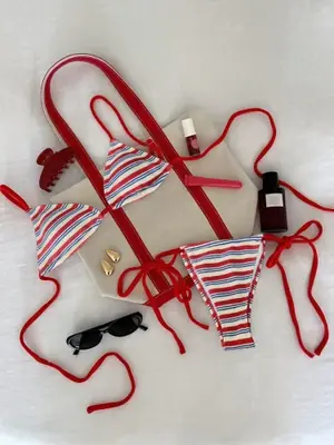 Image de Bikini Push-Up Rayé 2025 - Sexy & Élégant
