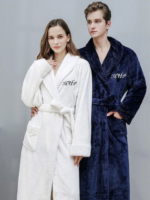 Image de Robes de Nuit Chaudes & Douces - Cadeau Original pour Couples