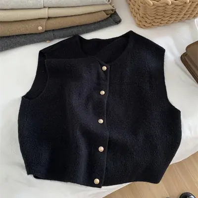 Image de Gilet Tricoté Doré Boutonné - Chic Automne/Hiver
