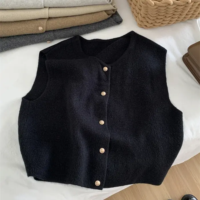 Image de Gilet Tricoté Doré Boutonné - Chic Automne/Hiver
