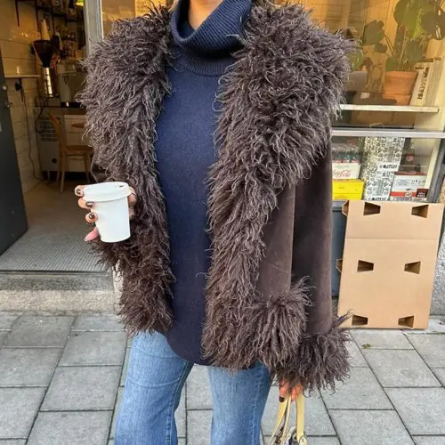 Image de Manteau Long Vert Olive Femme - Style Élégant & Chaud Hiver 2025