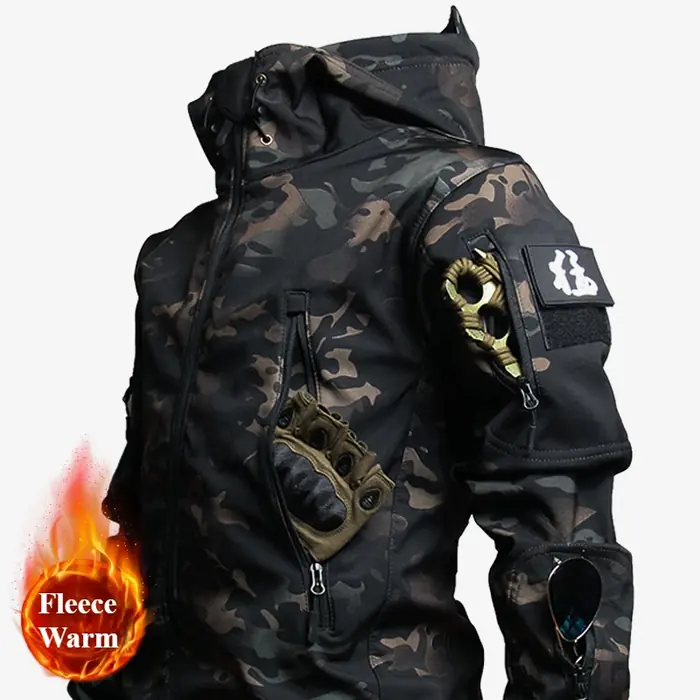 Noir camo manteau seulement