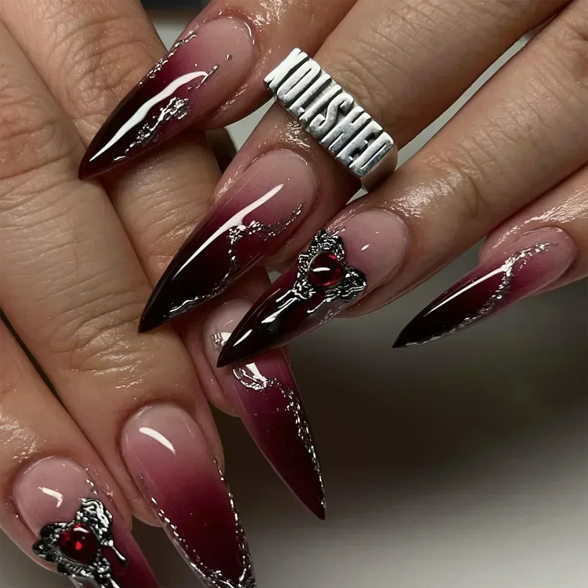 Afbeelding van Stijlvolle Gradiënt Kunstnagels met Strass
