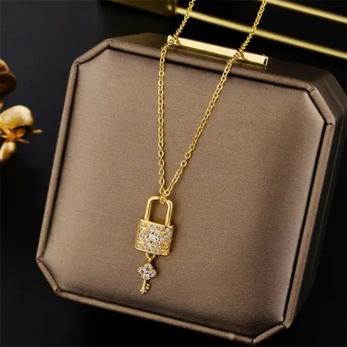 Image de Collier Pendentif Zircon Lumineux - Bijou de Luxe pour Femmes