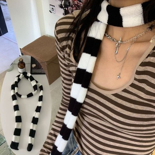 Imagen de Bufanda Harajuku Estilo Y2K - Rayas Blancas y Negras