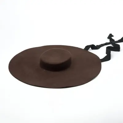 Image de Chapeau Fedora Surdimensionné en Laine - Grand Bord & Style Élégant