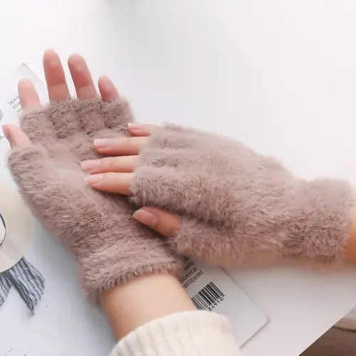 Image de Gants Sans Doigts Pelucheux Chauds Hiver