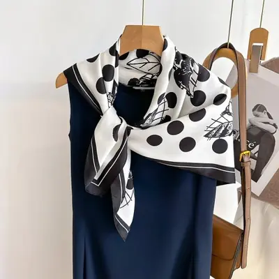 Foulard de Soie Imprimé Arbre à Cheveux - 90x90cm