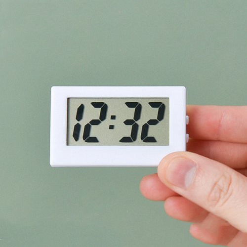 Imagen de Reloj Digital de Mesa Portátil Compacto con Pantalla de 12 Horas y Fecha, Ideal para Estudiantes, Coches y Dormitorios