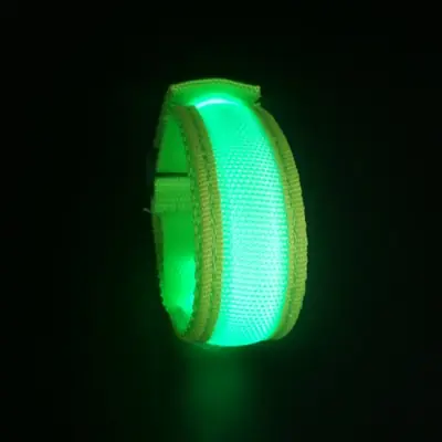 Image de Bracelet LED Lumineux - Éclairage Festif pour Fêtes et Concerts