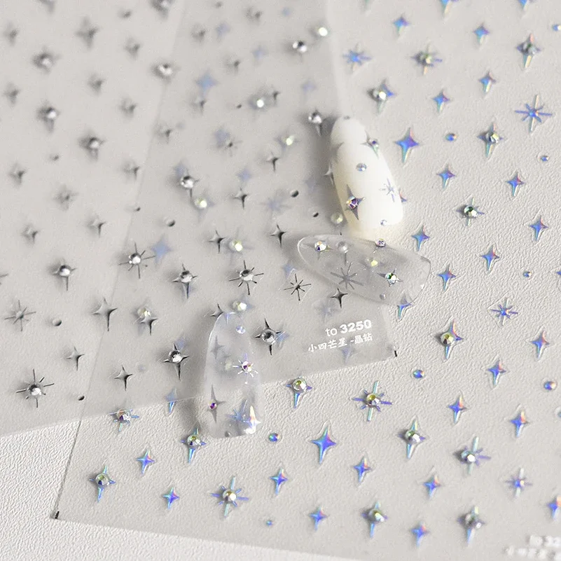Afbeelding van Zilveren Nagelstickers met Mini Sterren - Hoge Kwaliteit Zelfklevende Nail Art Stickers voor Prachtige Manicure