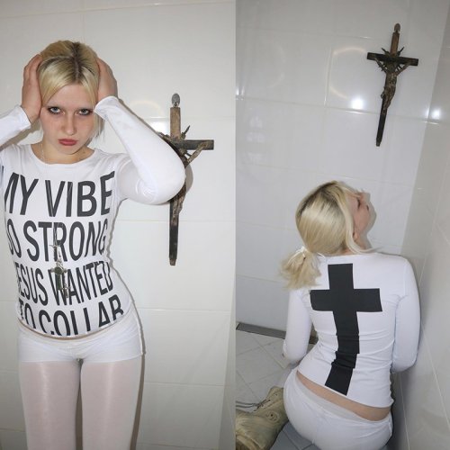 Bild von Grunge-Punk Crop Top für Damen – Y2K Streetwear Look