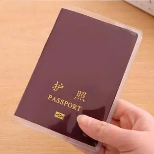 Image de Housse de Protection Passeport Transparente - Étanche & Universelle