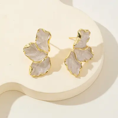 Image de Boucles d'oreilles dorées design audacieux