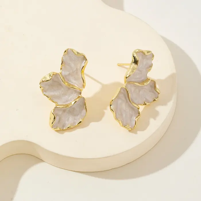 Image de Boucles d'oreilles dorées design audacieux