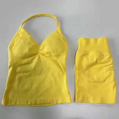 Image de Tenue de sport 2 pièces femme sans logo - Débardeur dos nu & short taille haute