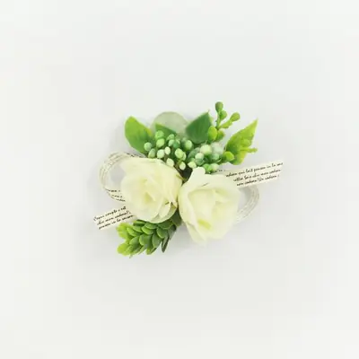 Image de Boutonnière Rose pour Marié - Élégance Florale