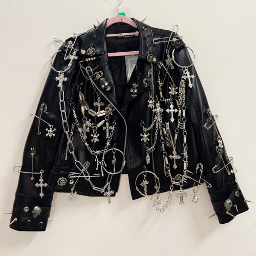Bild von Gothic Jacke mit Kreuz & Schädel – Harajuku Style für Frauen