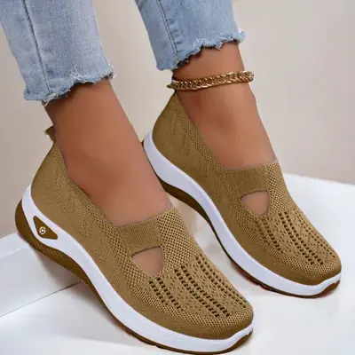 Image de Chaussures Été Confortables pour Femmes Âgées