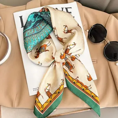 Foulard Soie Carré Luxe 70x70cm - Élégance & Polyvalence