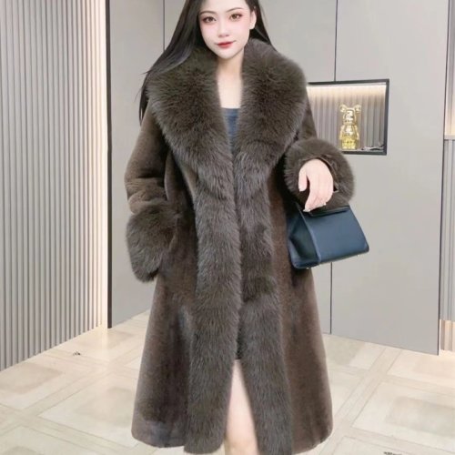 Image de Manteau Hiver Faux Vison Col Renard - Tendance 2024