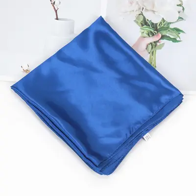 Image de Foulard Satiné 90x90cm - Élégant & Polyvalent