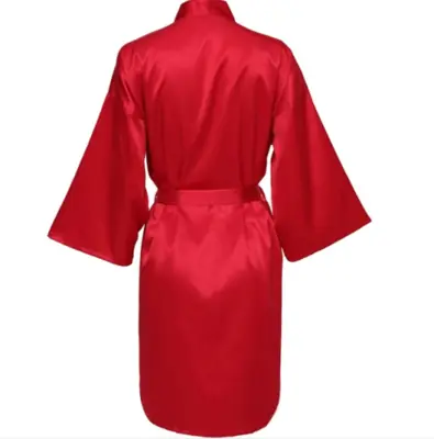 Image de Robe de Nuit Satin Élégante avec Ceinture