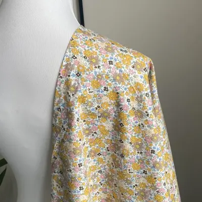 Image de Tissu Coton Imprimé Floral pour Robes Enfants - 100% Coton 60s