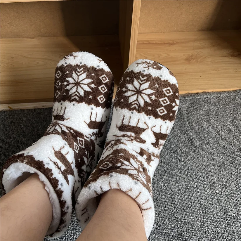 Afbeelding van Warmtegevende Winter Slippers voor Dames met Elandbont en Pluche – Antislip Indoor Laarzen voor Kerst en Thuisgebruik