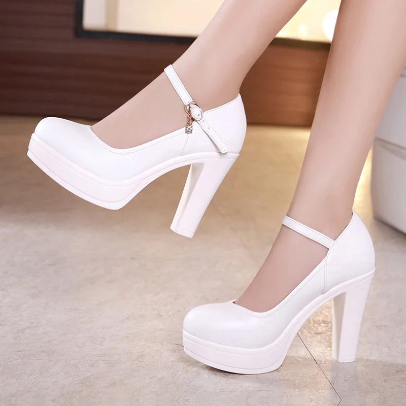 Afbeelding van Elegante Witte Bruidsschoenen met Blokhak - Maat 32 tot 43