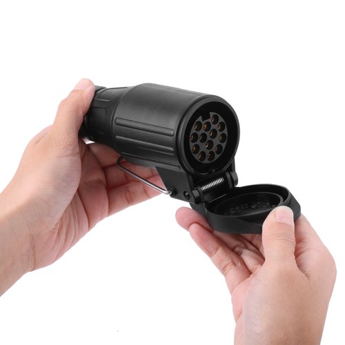 Bild von 13-Poliger Anhängerstecker – Zuverlässiger 12V Adapter für Wohnwagen & Anhänger