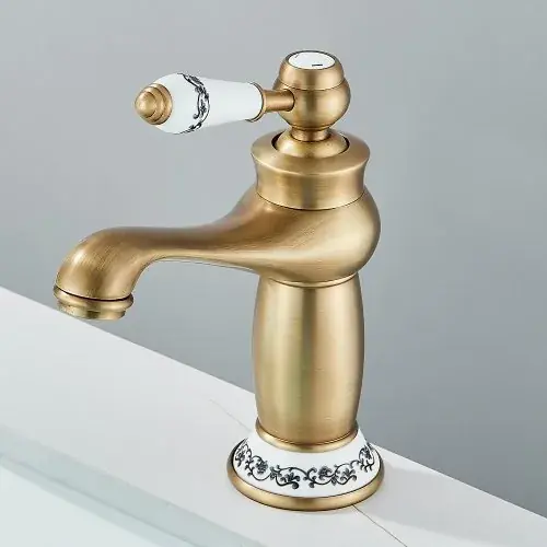 Image de Robinets de Lavabo Vintage en Laiton - Style Rétro Élégant