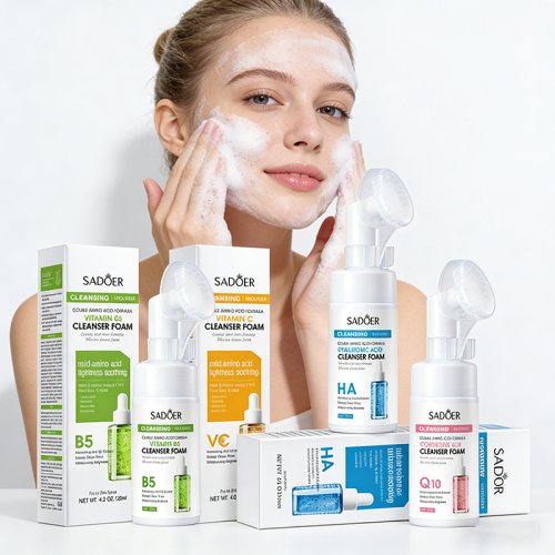 Bild von Natürlicher Gesichtsreiniger mit Q10, Vitamin C und Mossee – Feuchtigkeitsspendender und aufhellender Waschschaum für strahlende Haut