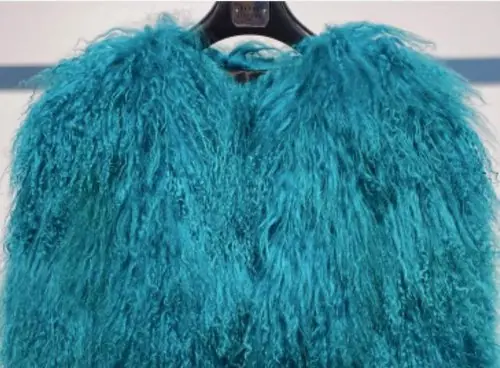 Image de Manteau en Fourrure Mongole - Élégant & Chaud