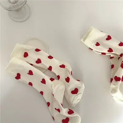 Image de Chaussettes Coeurs Rouges - Style Fun & Original