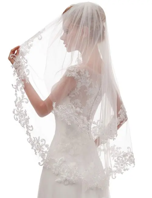 Image de Voile de Mariée Court en Dentelle à 2 Niveaux