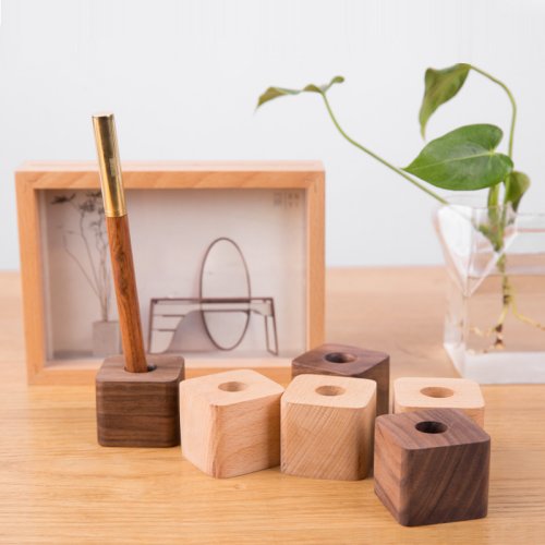 Imagen de Organizador de Escritorio de Madera con Portalápices Creativo