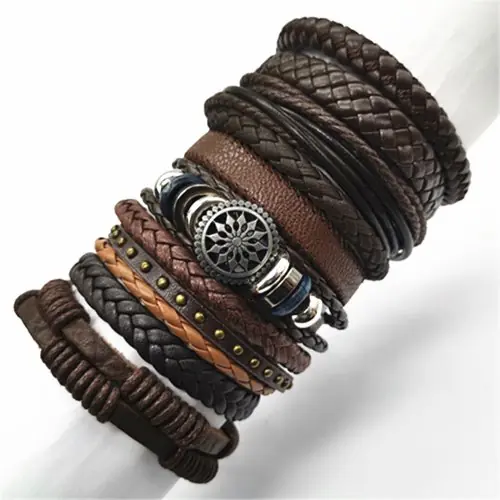 Image de Bracelets en Cuir Noir - Tendance & Élégant