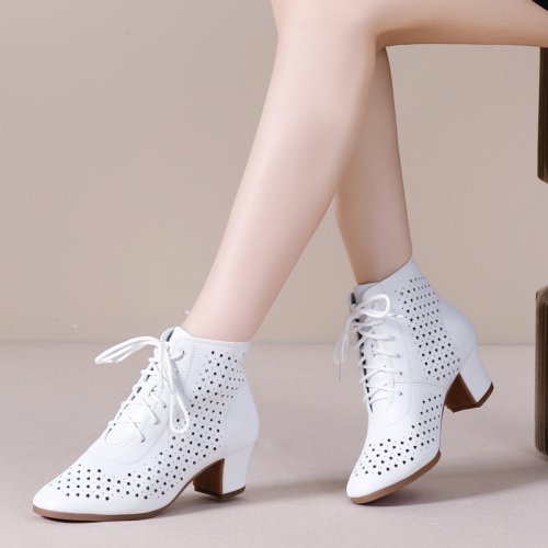 Bild von Elegante Damen Latin-Tanzstiefel mit Quadratischem Absatz – Geschlossener Zehenbereich, Weiß, Ideal für Ballsaal, Tango, Performance und Training