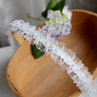 Image de Dentelle Lolita Ivoire avec Perles - 3,5 cm
