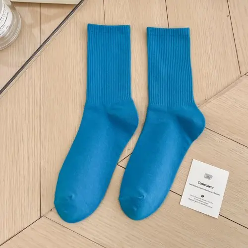 Image de Chaussettes Sport Femme - Rouge, Blanc, Noir - Respirantes & Confortables