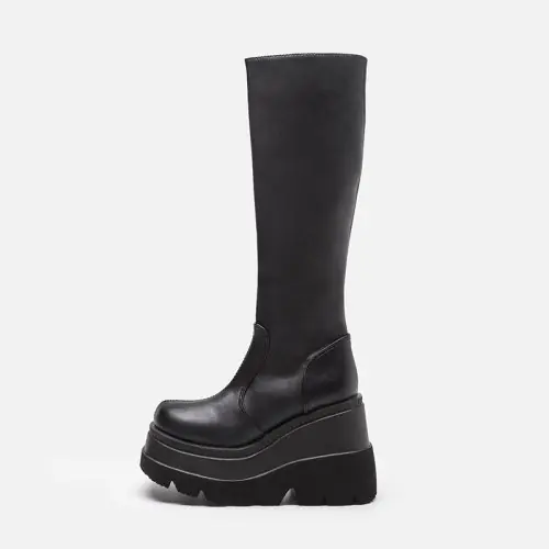Image de Bottes Gothiques à Talons Inclinés - Hiver 2024