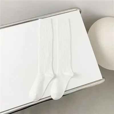 Image de Chaussettes Hautes Femme Style Preppy - Tendance Printemps