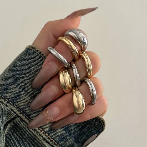 Image de Ensemble de 8 Bagues Tendance Or & Argent - Style Moderne