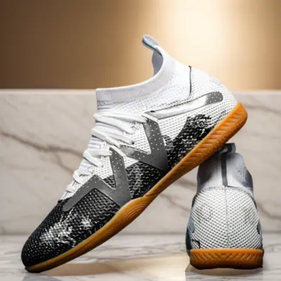 Image de Chaussures de Football Intérieur Montantes - Antidérapantes & Résistantes