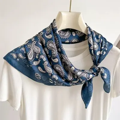 Image de Foulard Zèbre Soie 70x70cm - Élégant & Tendance