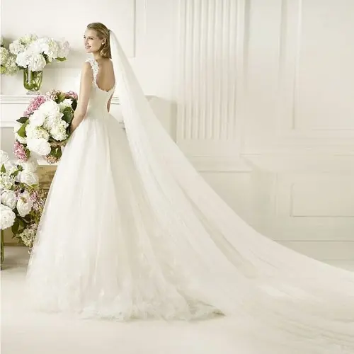 Image de Voile de Mariée Longueur Cathédrale - Blanc Cassé Champagne